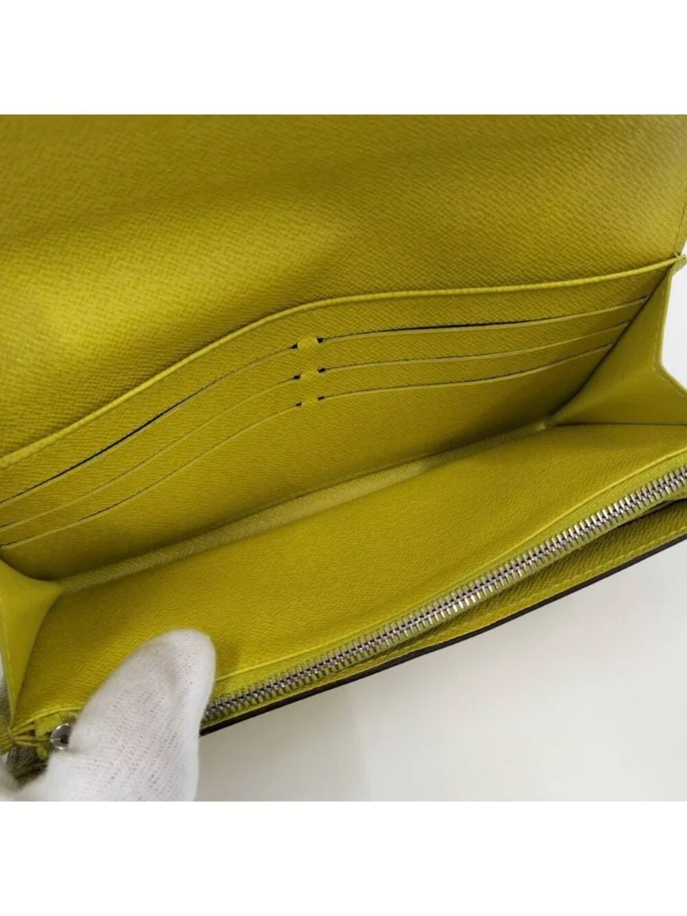 Louis Vuitton Portefeuille Sarah Epi Wallet